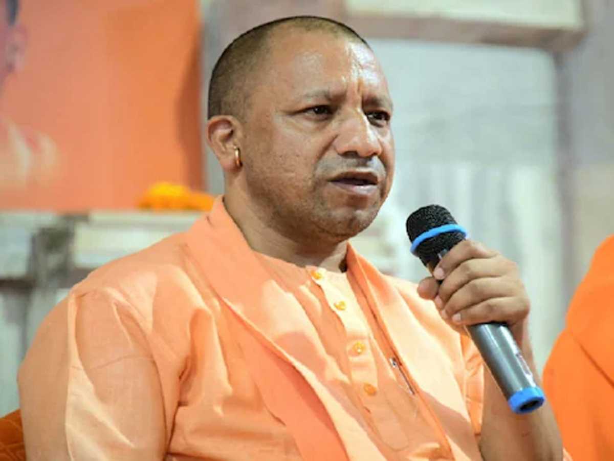 पर्वों को देखते हुए अतिवृष्टि संबंधी राहत कार्य तेजी से पूरे करें : योगी